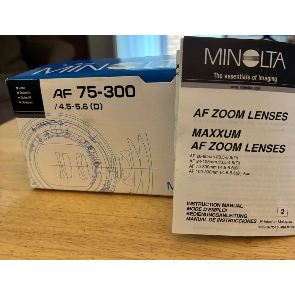Minolta AF 75-300 4.5-5.6D zoom lens